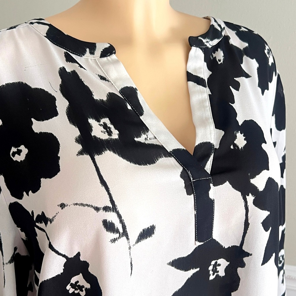 Daniel Rainn Floral Blouse Women XXL Roll Tab Sleeve Black White V-Neck Tunic - Picture 3 of 8